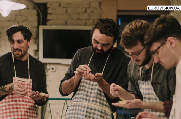 Під час «Євробачення-2017» в Art Hub «Укрінформу» журналістів вчитимуть ліпити вареники та вишивати