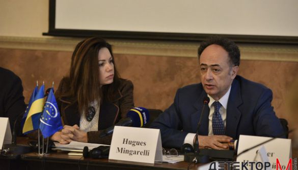 Голова Представництва ЄС Хюґ Мінґареллі висловив занепокоєння можливим недофінансуванням суспільного мовлення в Україні у 2017 році