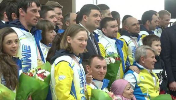 «UA: Спорт» і «UA: Перший» транслювали наживо зустріч паралімпійської збірної з Бориспільського аеропорту