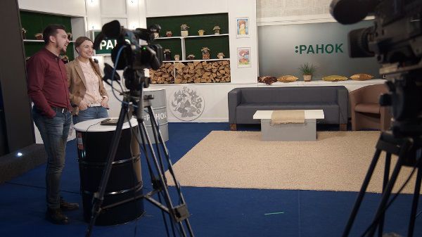 На каналі «UA: Житомир» відкрили одну велику студію з окремими зонами для новин, «Теми дня» і «Ранку»