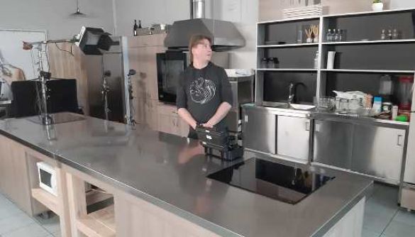 На каналі «UA: Крим» стартували зйомки кулінарного токшоу з Османом Пашаєвим