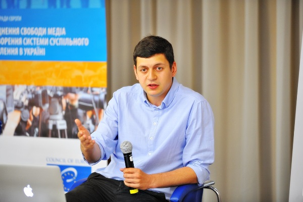 Дмитро Хільченко працює на Суспільному над проєктом NewsHouse