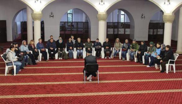 Уперше на українському телебаченні Суспільне транслюватиме проповіді мусульман у мечеті і молитву в синагозі