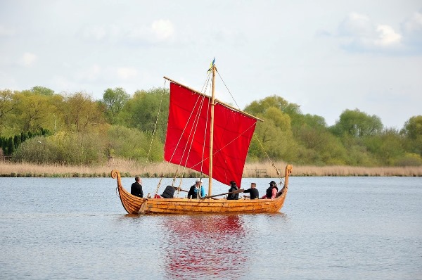 Філії Суспільного покажуть Фестиваль прадавніх човнів у Рівному