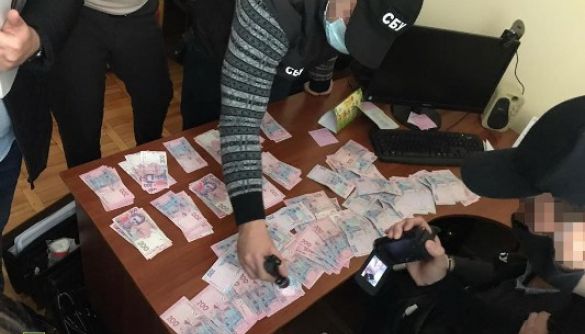 СБУ викрила менеджерку «UA: Карпат» на вимаганні хабарів у підлеглих