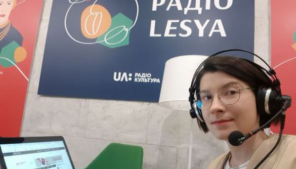 Суспільне облаштувало виїзну студію «Радіо Леся» у межах проєкту «Леся Українка: 150 імен» в Українському домі