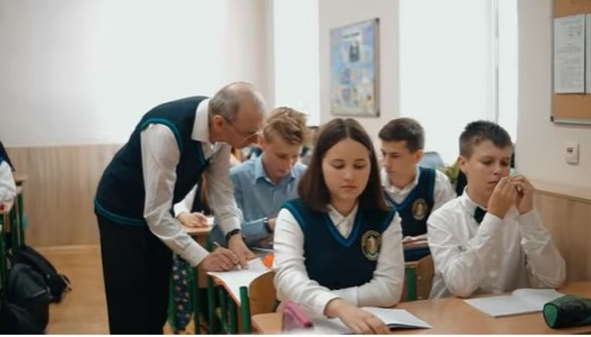 Філії Суспільного покажуть документальний фільм «Вчителі України»