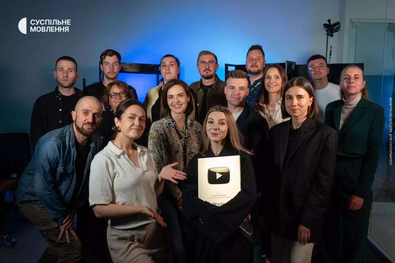 Команда «Суспільне Новини» отримала «Золоту кнопку» від Ютубу