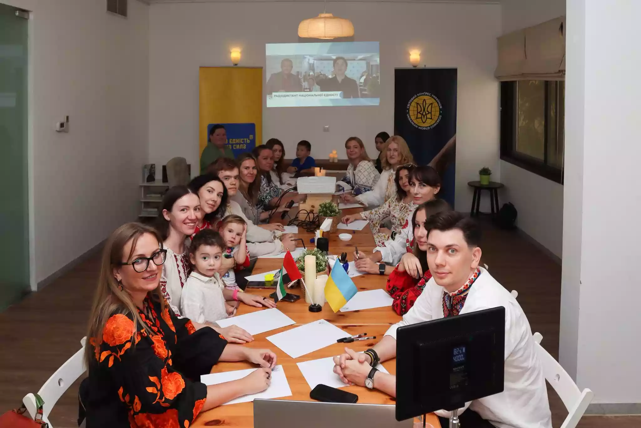 До написання Радіодиктанту долучились дипломатичні місії України в десятках країн