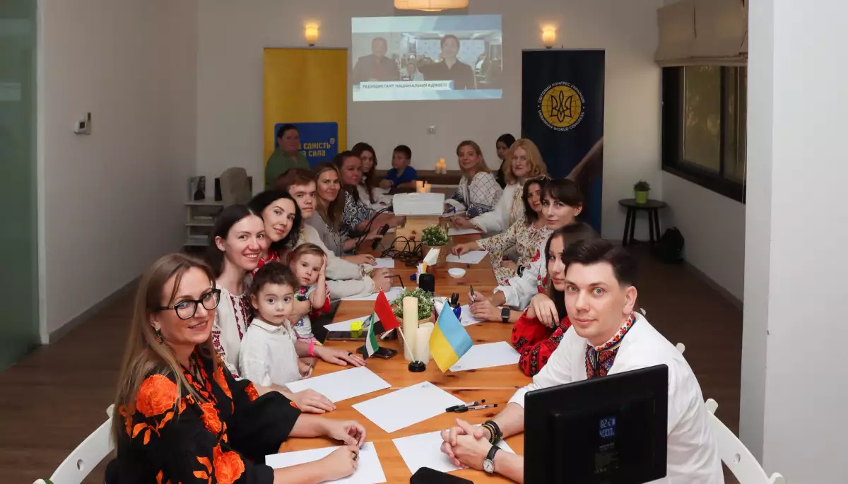 До написання Радіодиктанту долучились дипломатичні місії України в десятках країн