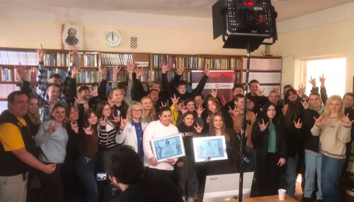 В Україні зафіксували рекорд з наймасовішого написання диктанту з перекладом жестовою мовою В Україні зафіксували рекорд з наймасовішого написання диктанту з перекладом жестовою мовою