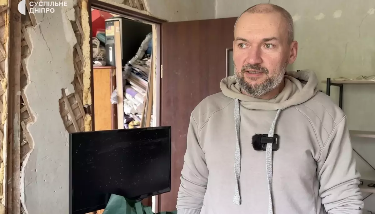У Дніпрі внаслідок масованої російської атаки пошкоджено квартиру оператора Суспільного